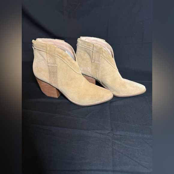 Arrow Shoes - Matisse Arrow, Western Suede Bootie With Almond Toe.